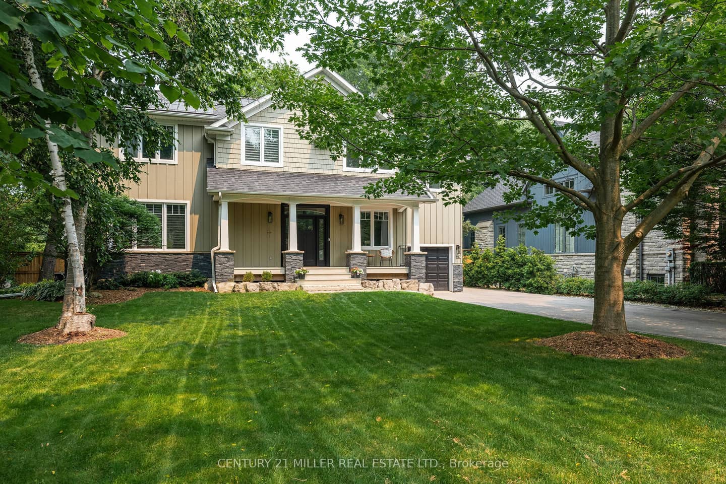 407 Maple Grove Drive, Oakville, ON L6J 4V8