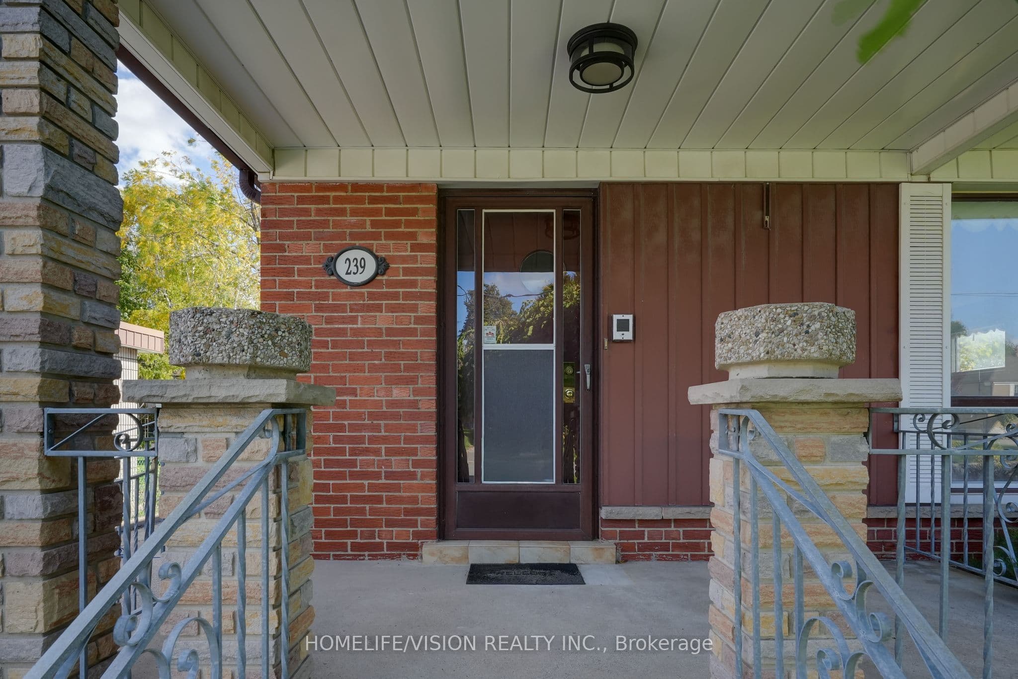 239 Epsom Downs Drive, Toronto, ON M3M 1T3