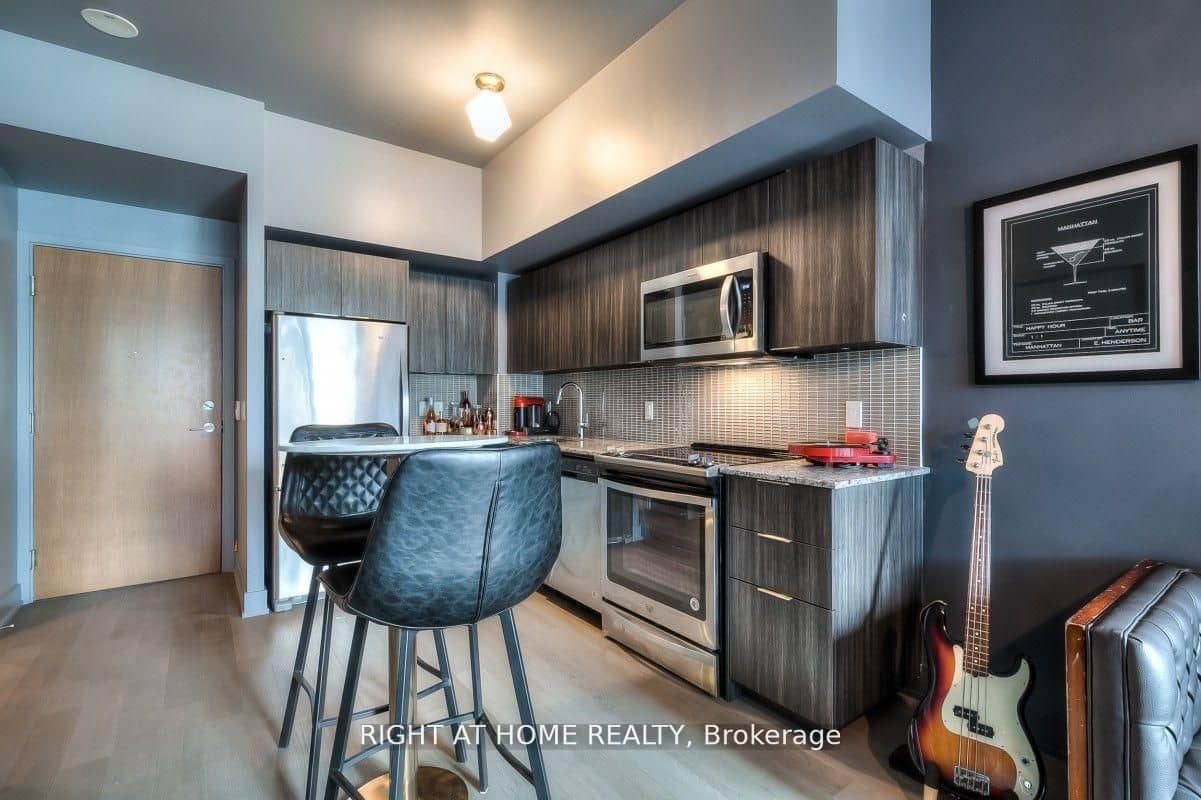 30 Shore Breeze Drive 540, Toronto, ON M8V 1A1