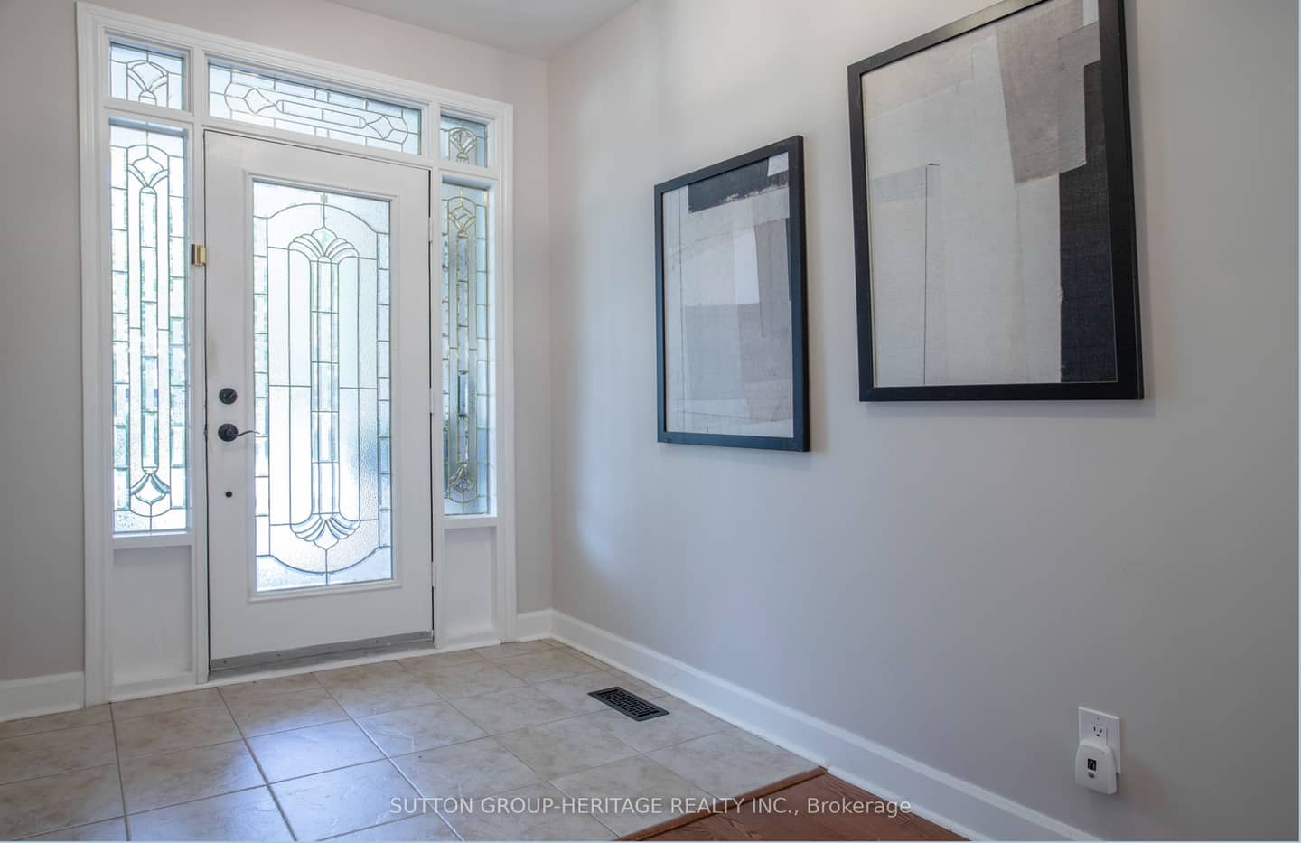 1870 Falconwood Way, Pickering, ON L1V 7C3