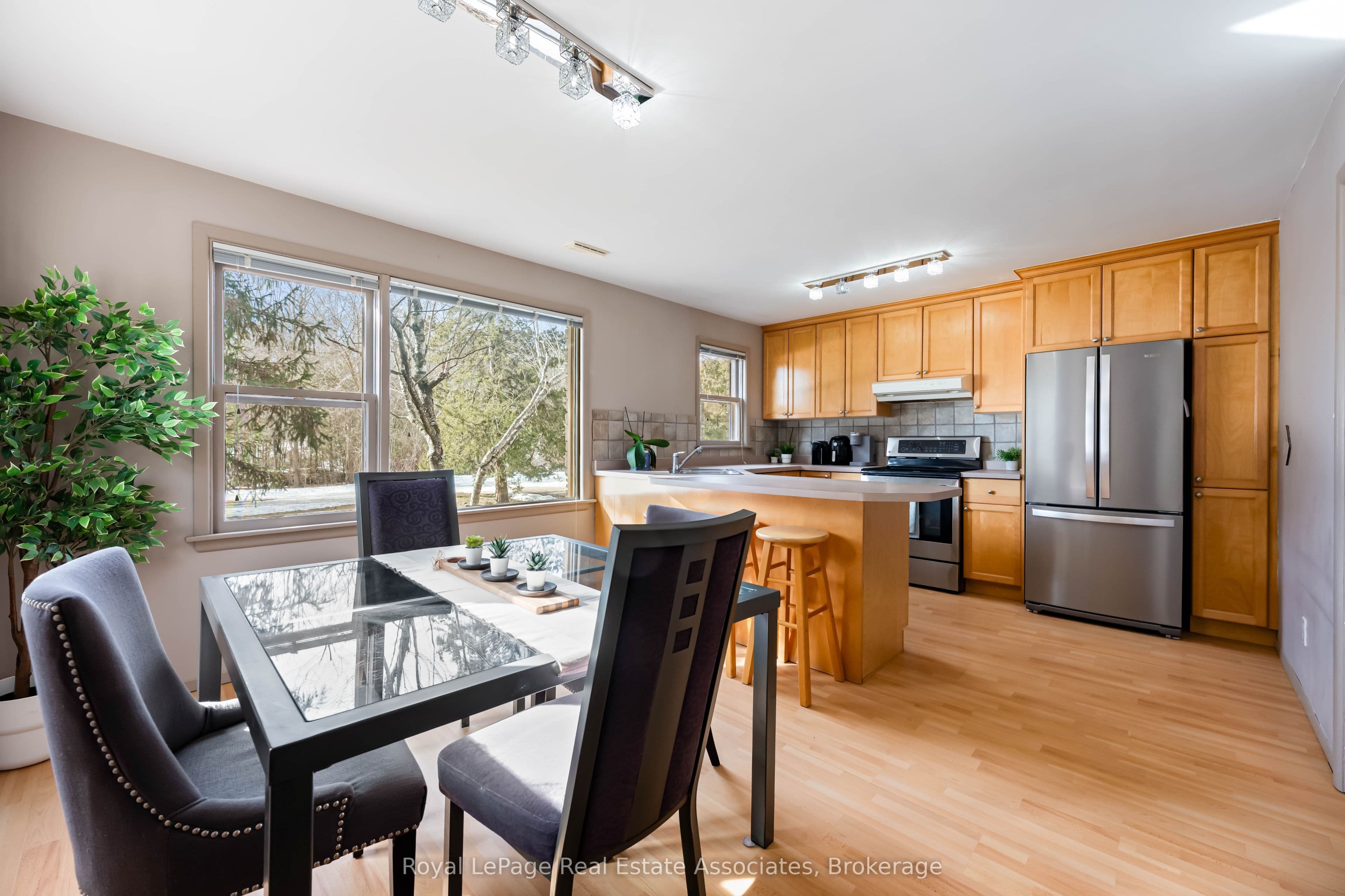 8 Ann Street, Halton Hills, ON L7G 2V2