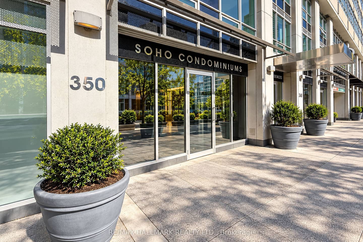 350 Wellington Street W M05, Toronto, ON M5V 3W9