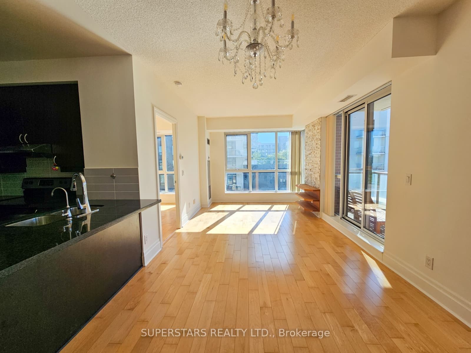 1 Upper Duke Crescent 509, Markham, ON L6G 0B6