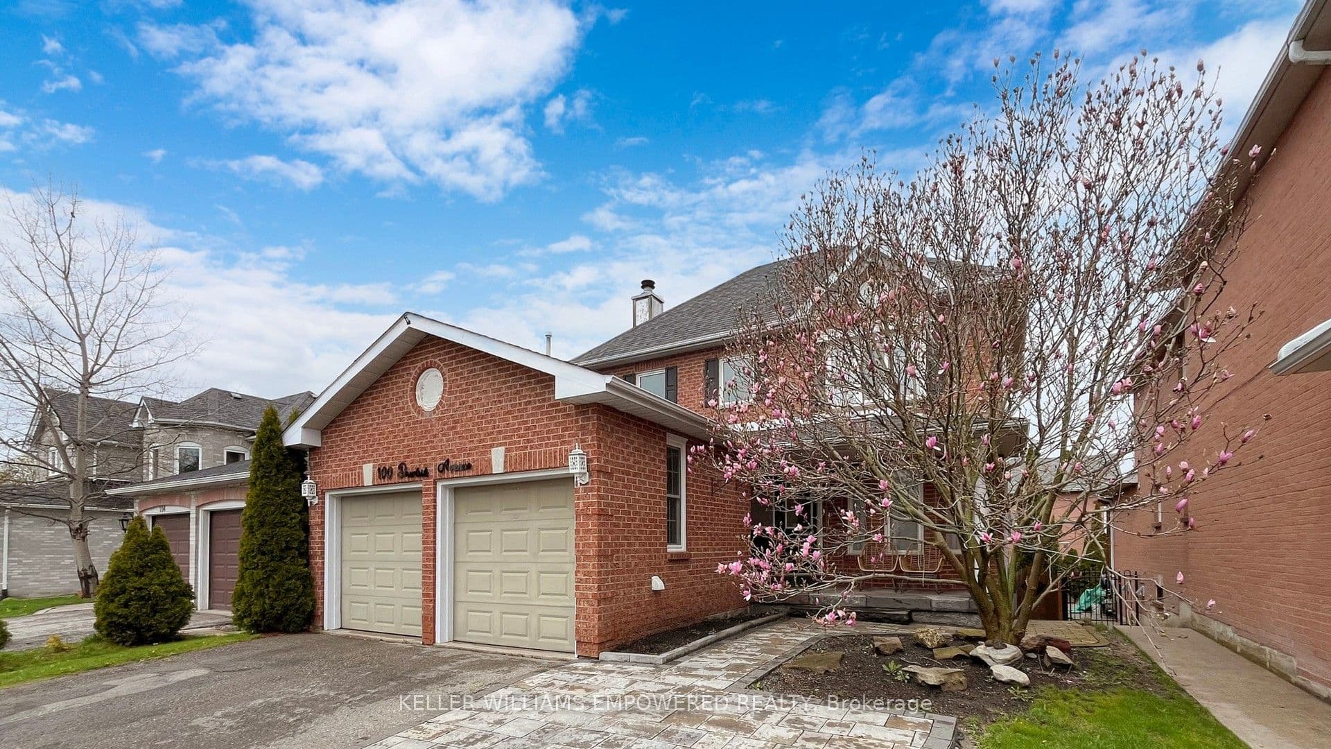100 Dawlish Avenue, Aurora, ON L4G 6R4