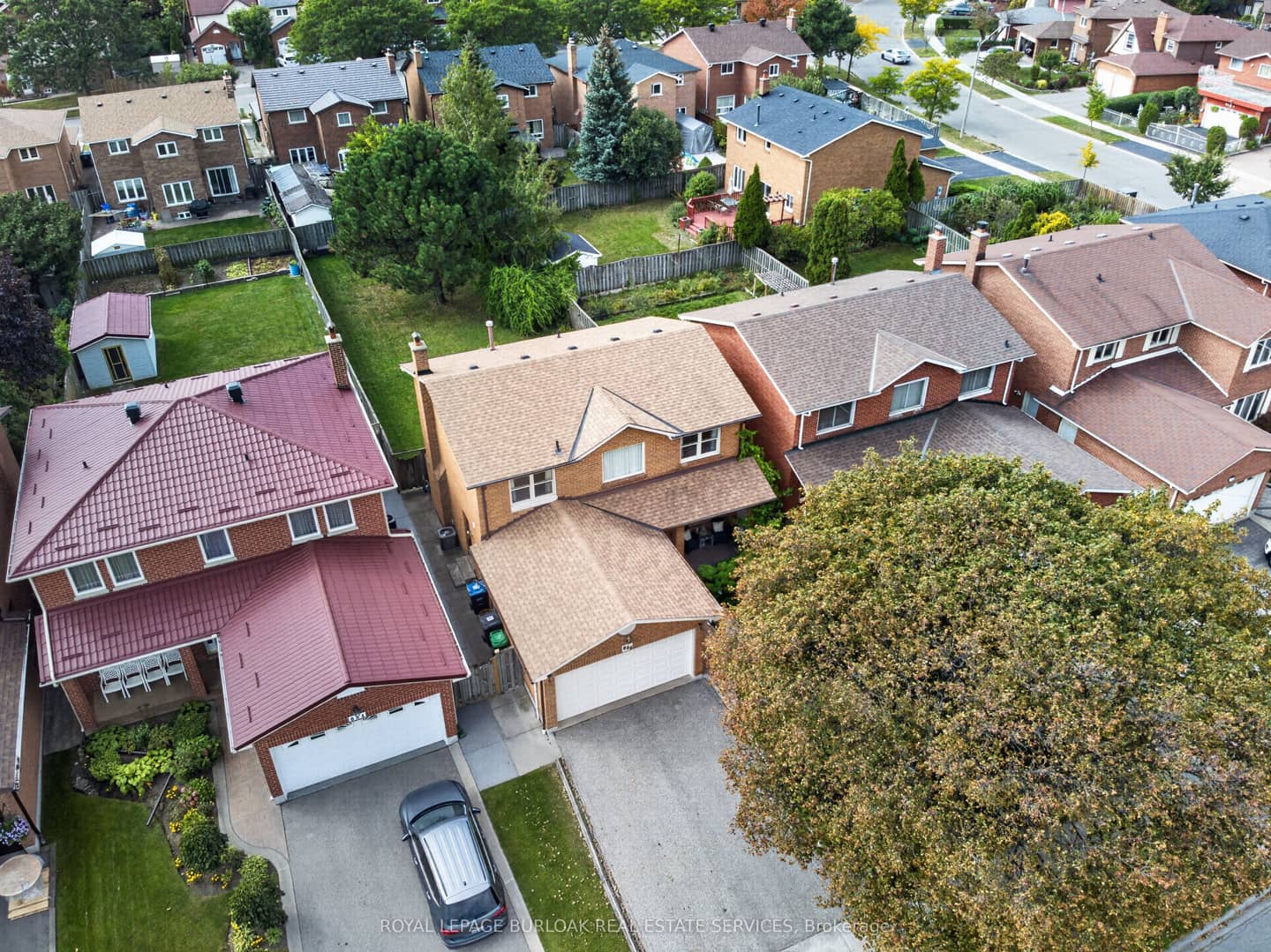 888 Messenger Meadow Drive, Mississauga, ON L5C 3T2