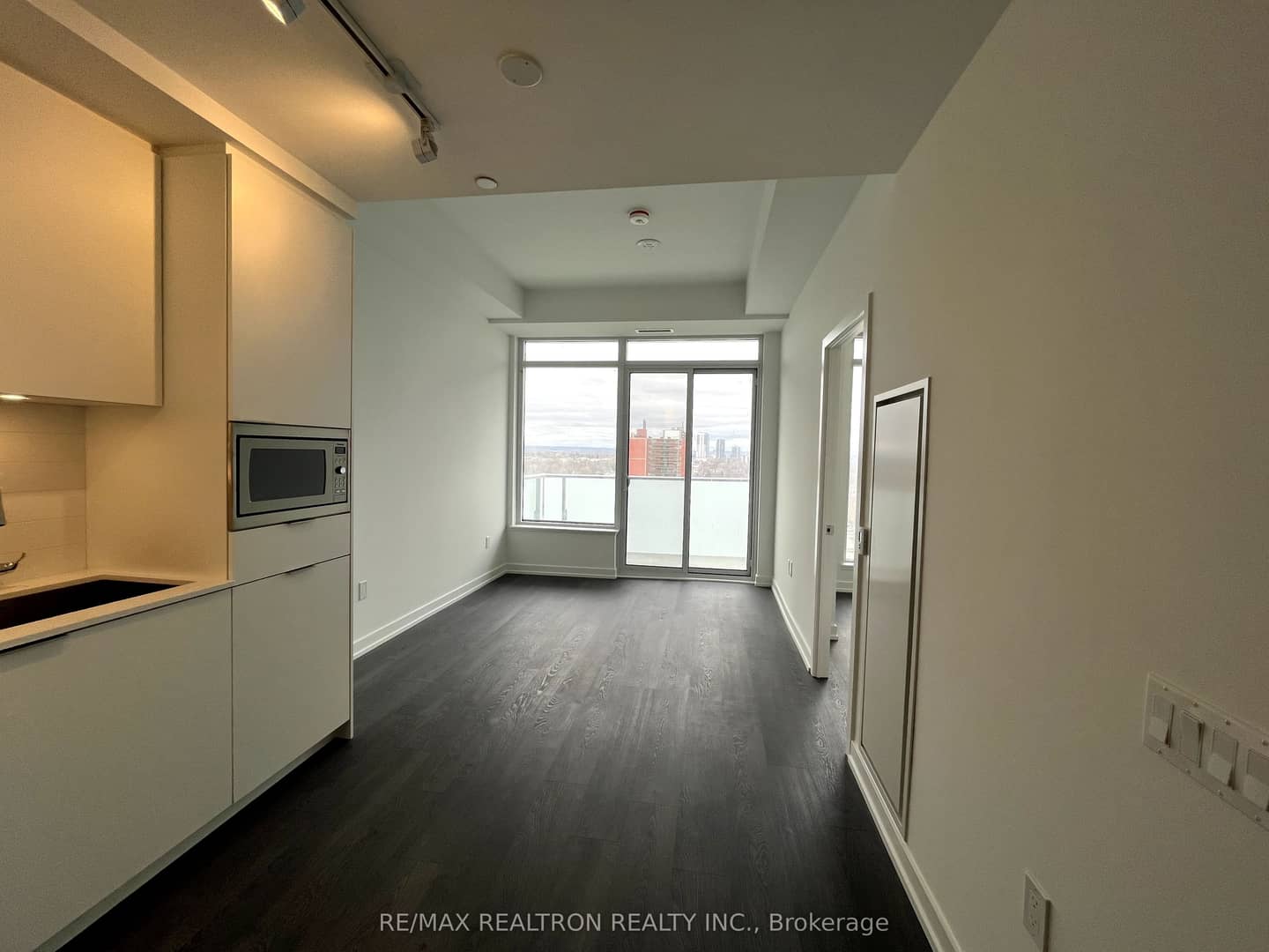7 Golden Lion Heights N1102, Toronto, ON M2M 0C1