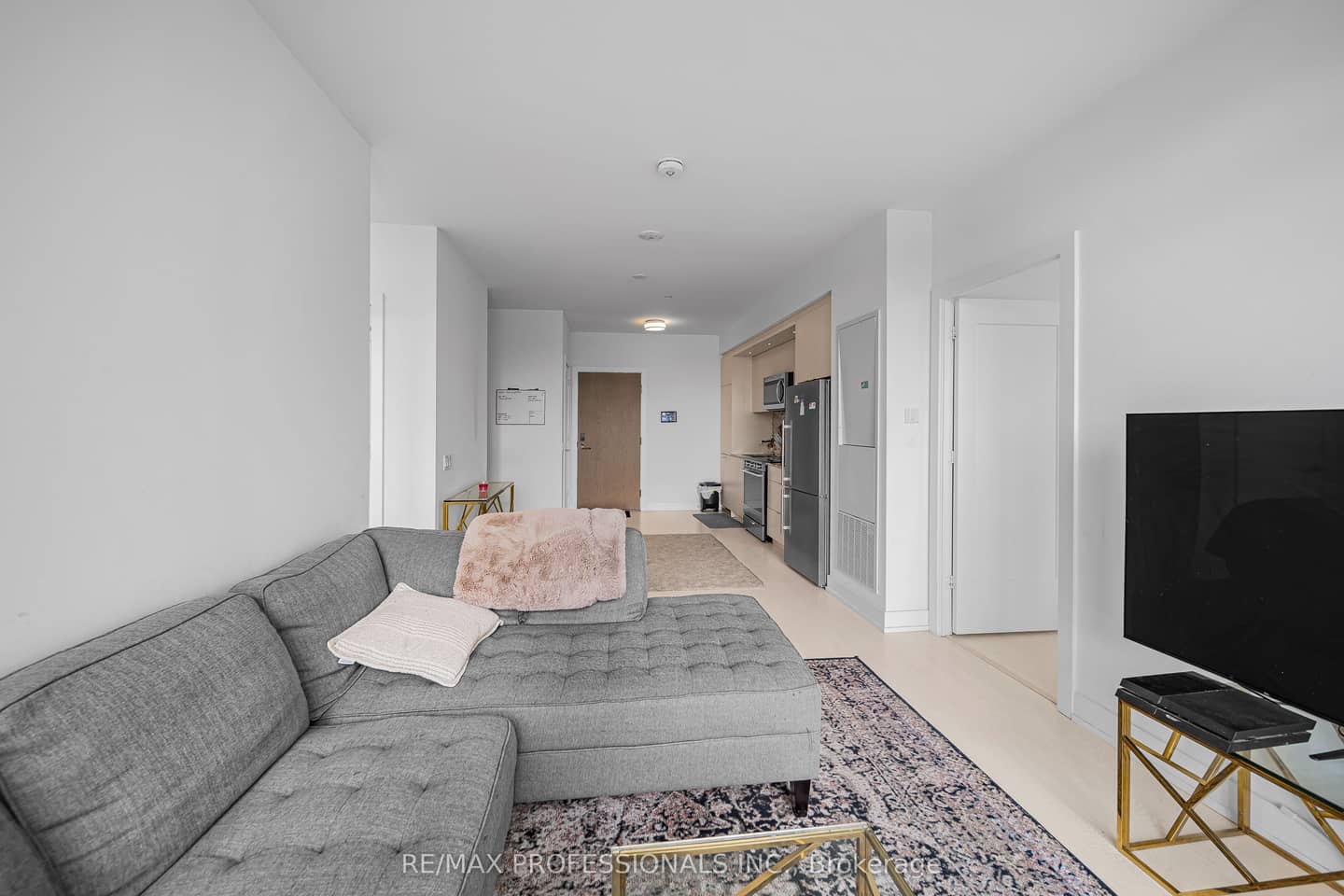 30 Inn The Park Drive 407, Toronto, ON M3C 0P7