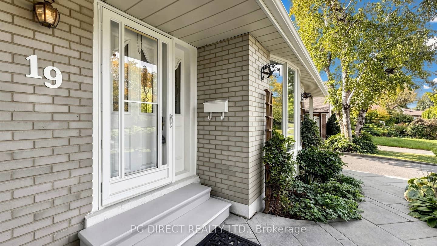 19 Bournville Drive, Toronto, ON M1E 1C3
