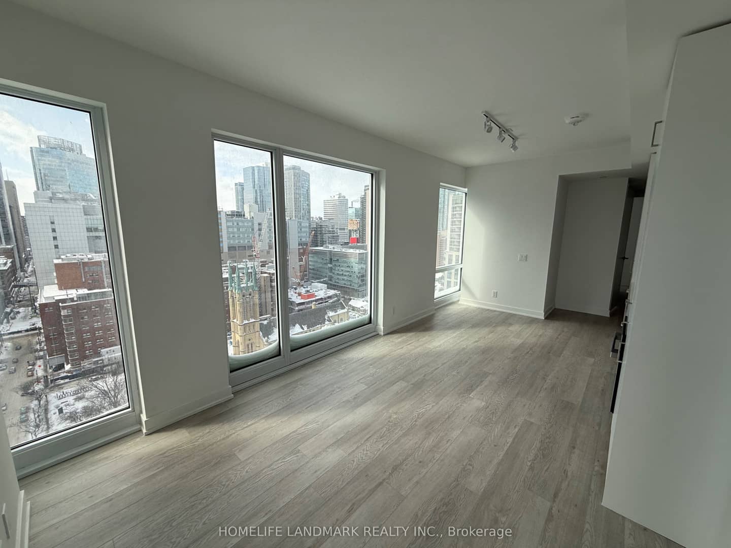 88 Queen Street E 2310, Toronto, ON M5C 0B6