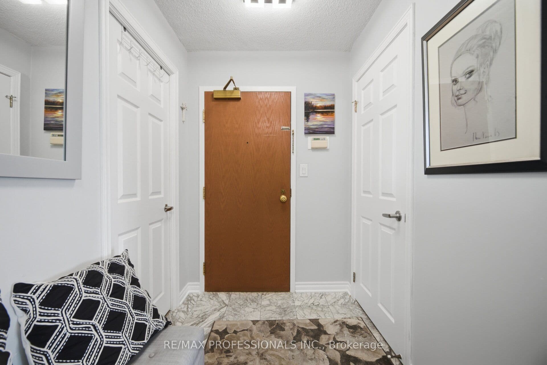 1 Aberfoyle Crescent 1411, Toronto, ON M8X 2X8