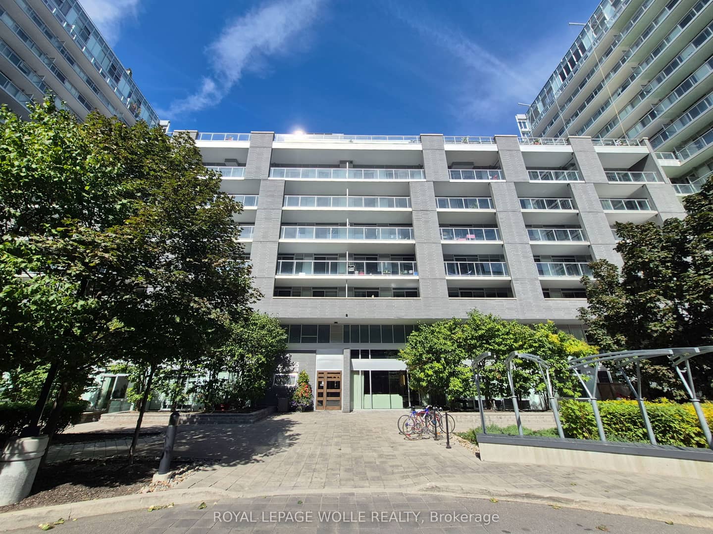 555 Wilson Avenue E409, Toronto, ON M3H 0C5
