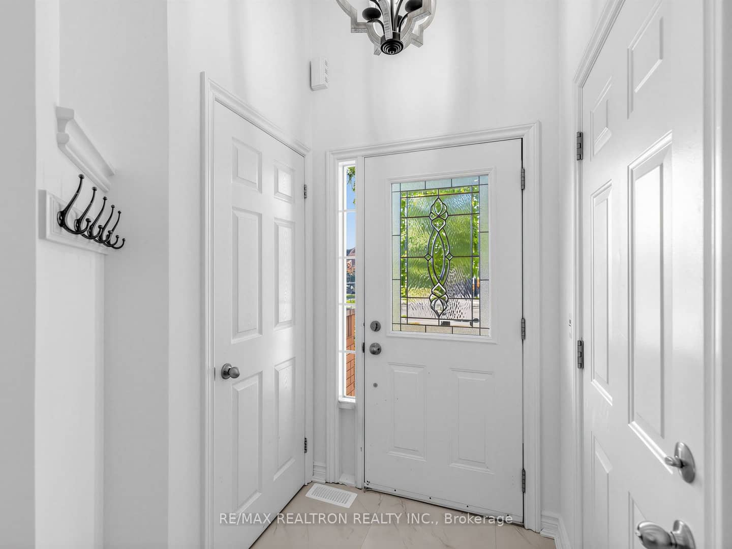 174 Millcliff Circle, Aurora, ON L4G 7N7