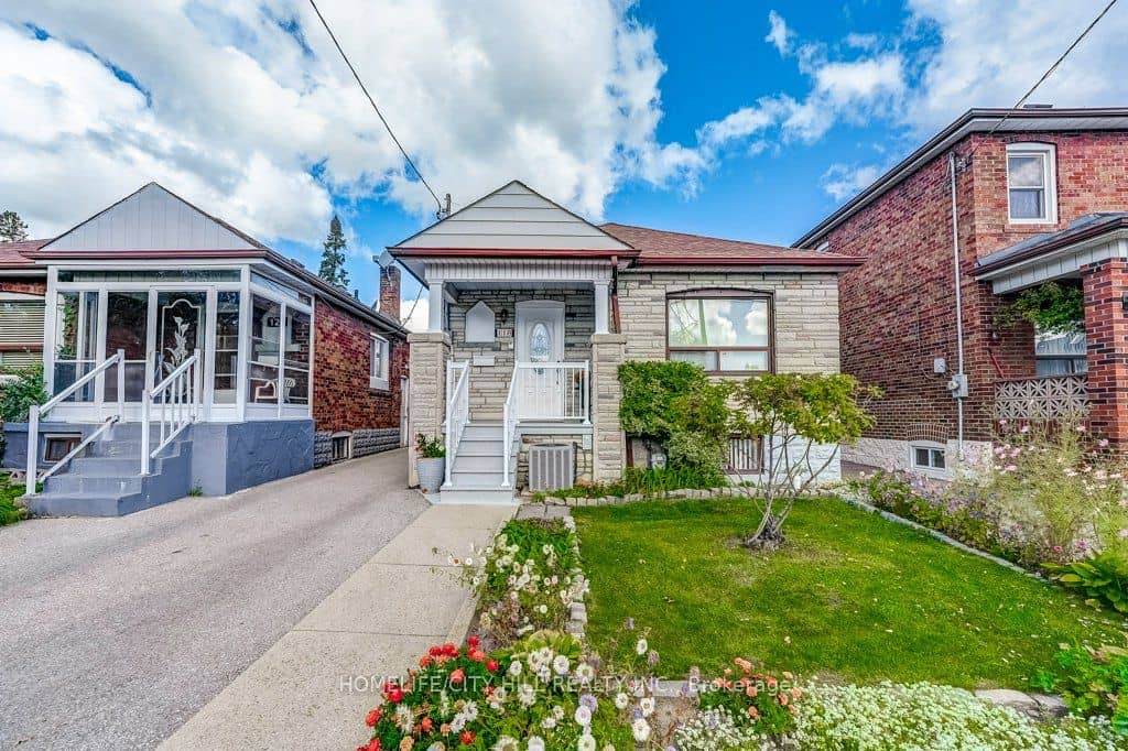 118 Lambton Avenue, Toronto, ON M6N 2S9
