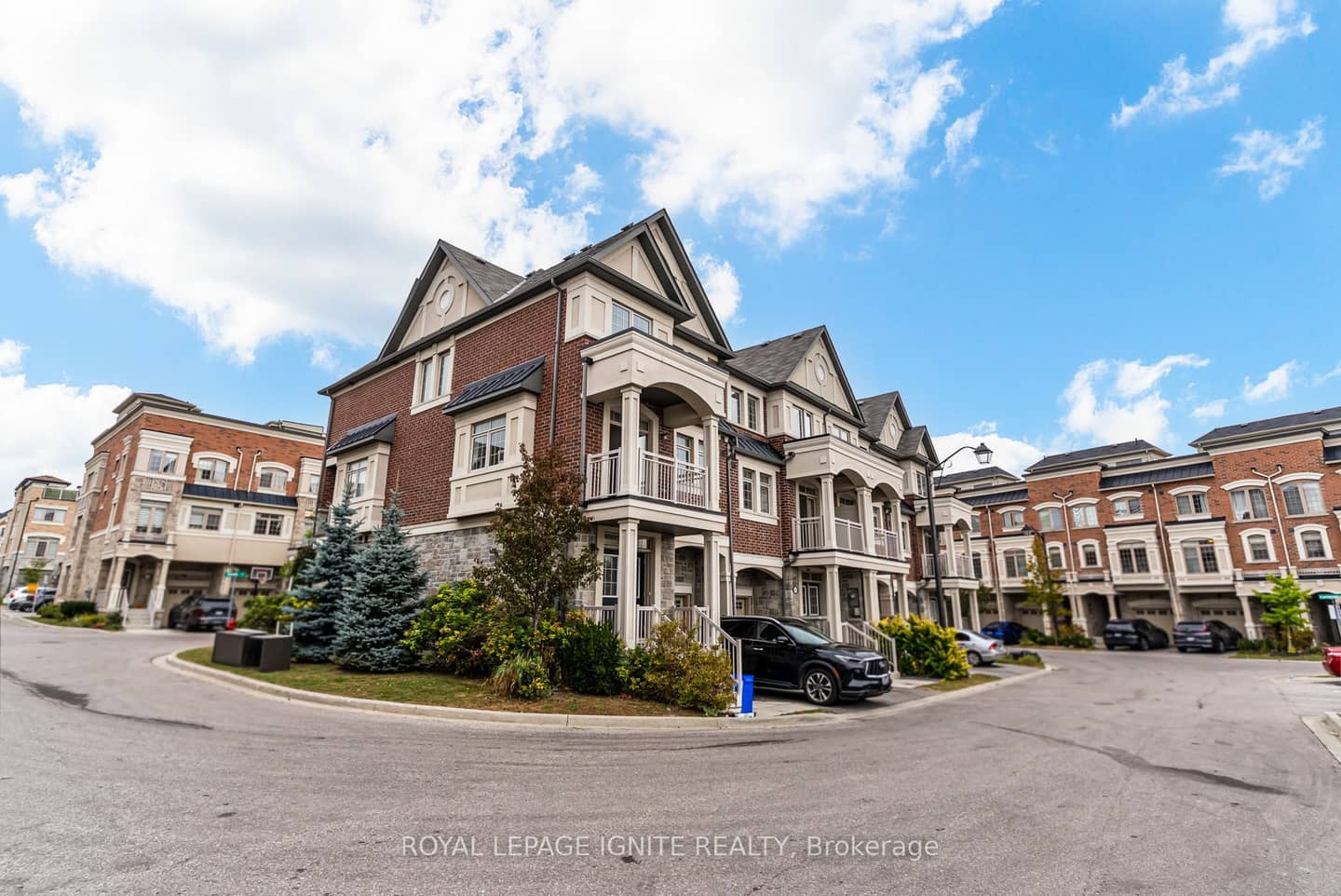5 Sleeky Lane, Ajax, ON L1T 0P4