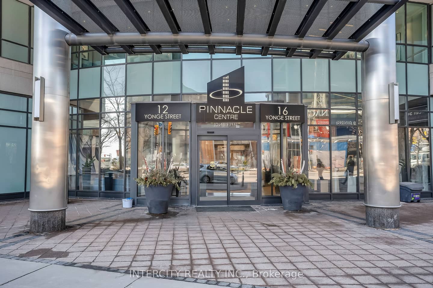 12 Yonge Street 1010, Toronto, ON M5E 1Z9