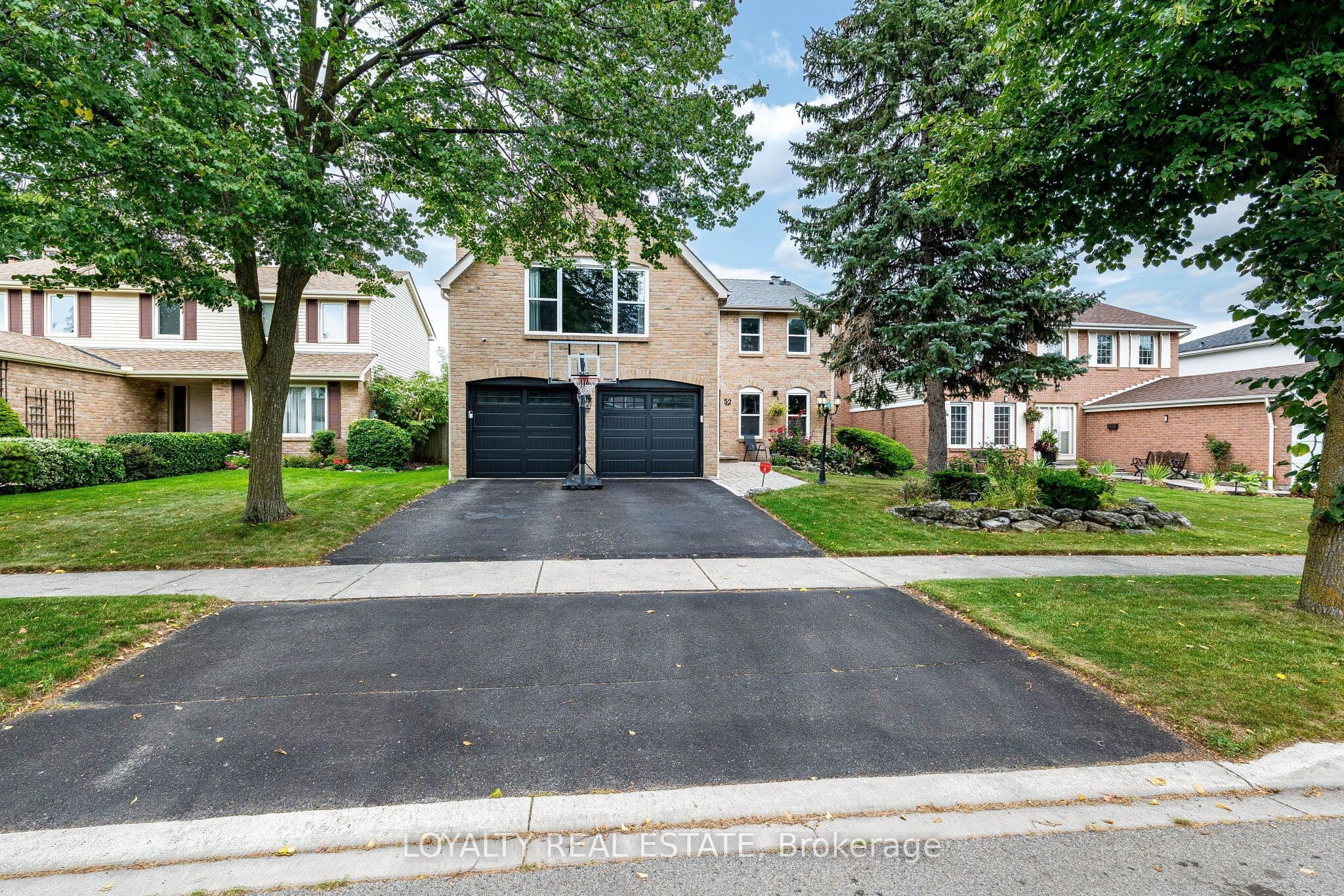 52 Newcastle Crescent, Brampton, ON L6S 3Y8