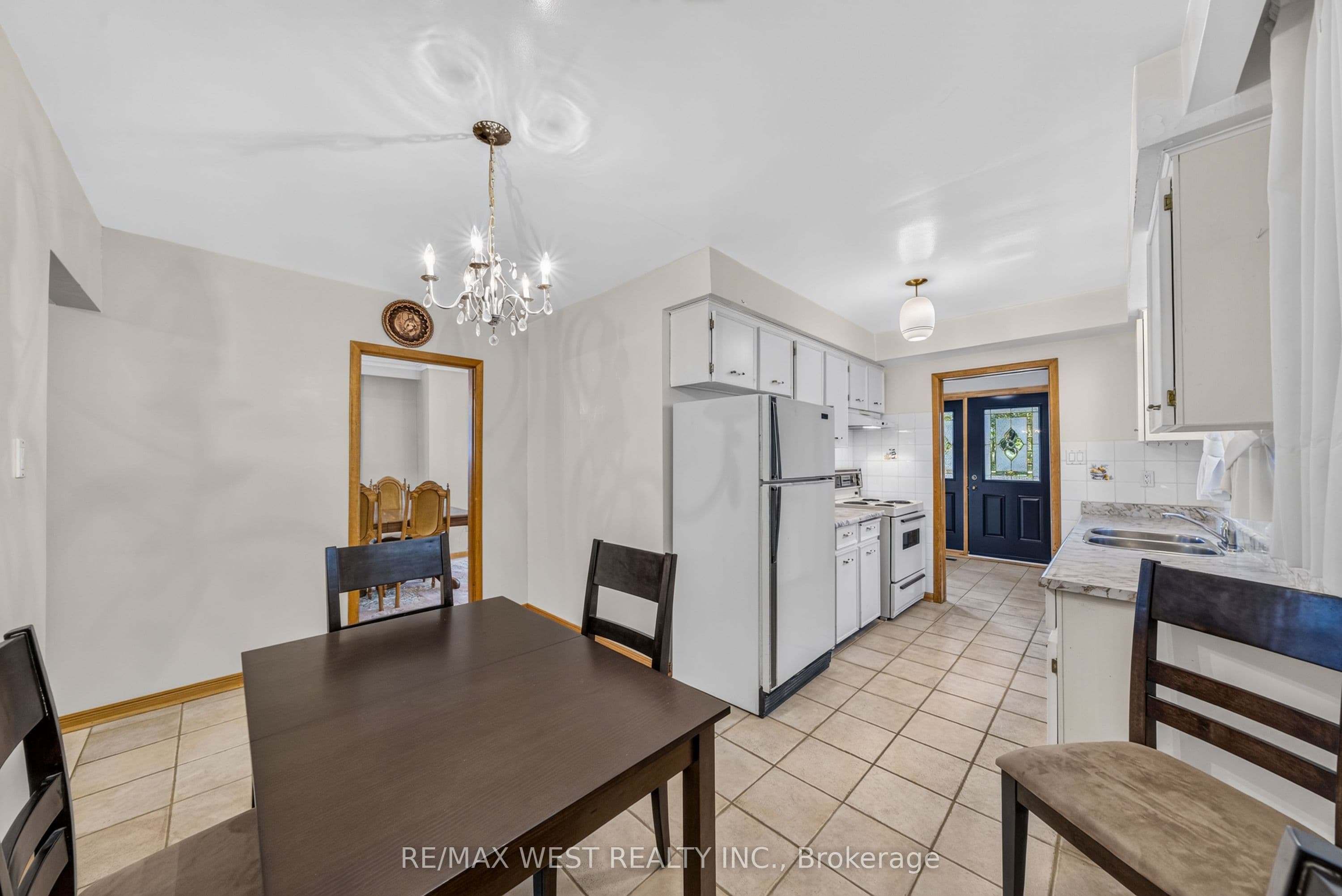 18 Pheasant Valley Court, Markham, ON L3T 2H1