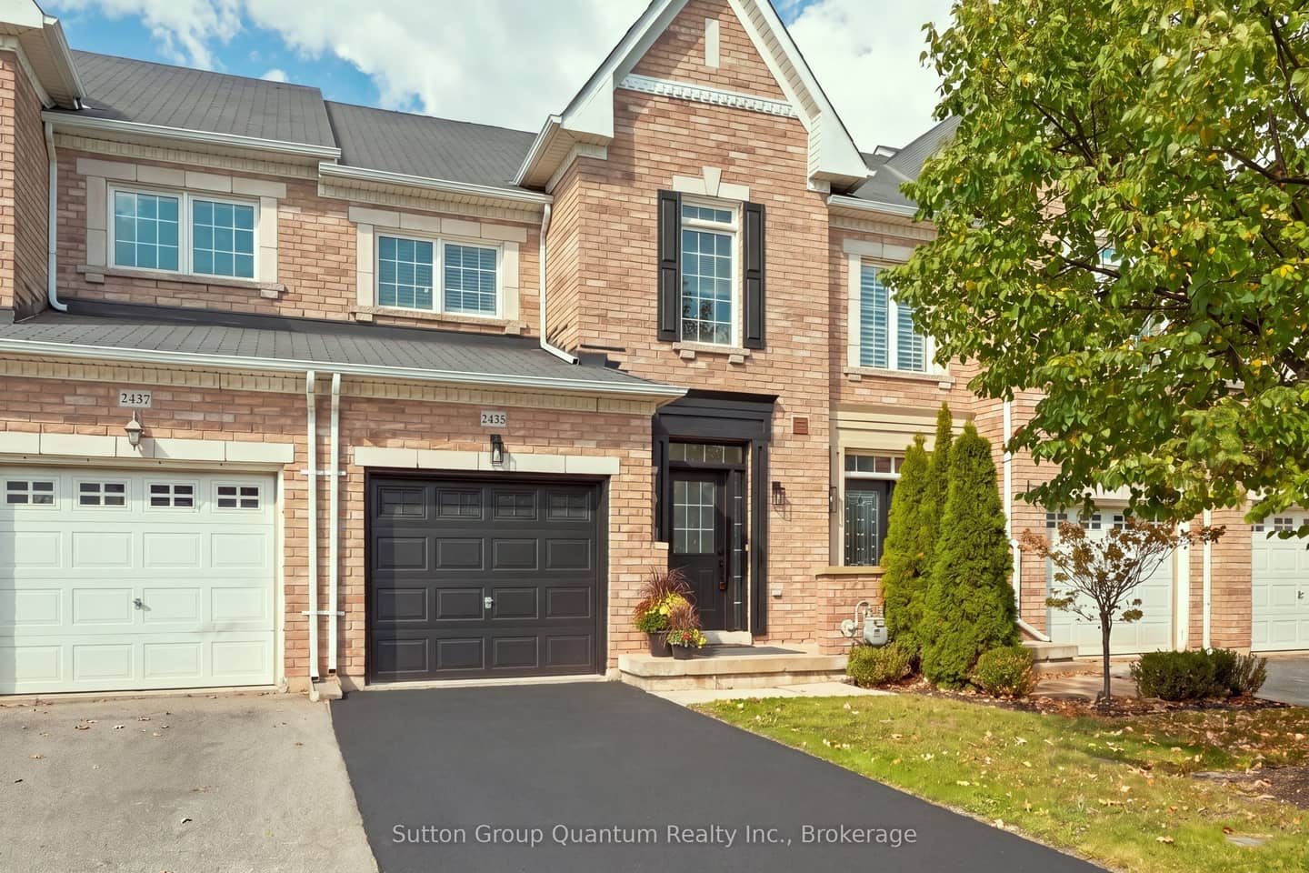 2435 Montagne Avenue, Oakville, ON L6M 0J4