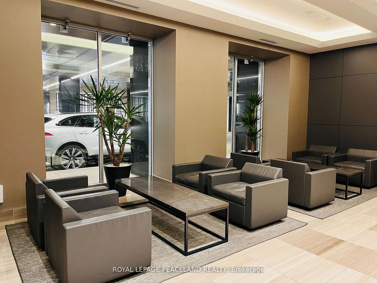 111 St. Clair Avenue W 1607, Toronto, ON M4V 1N5