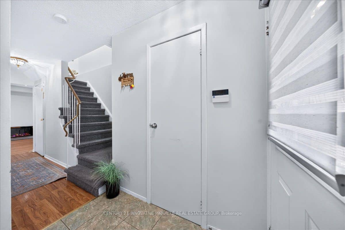 82 Pennyhill Drive, Toronto, ON M1B 4J9