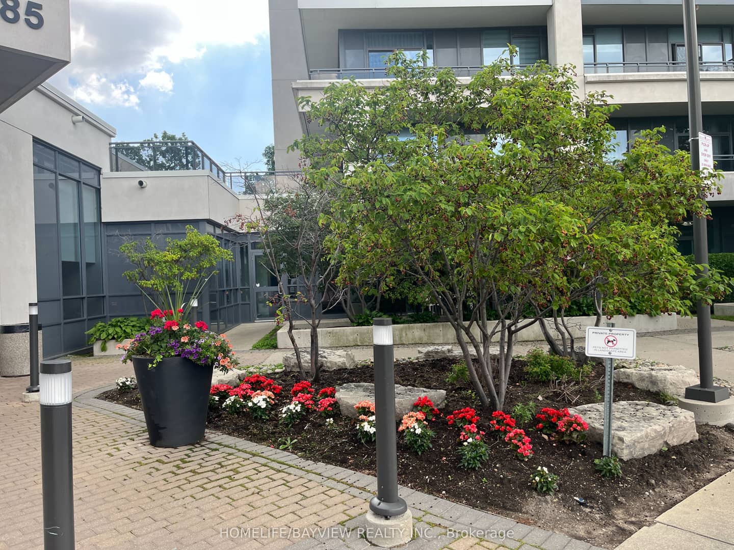 85 North Park Road 1003, Vaughan, ON L4J 0H9