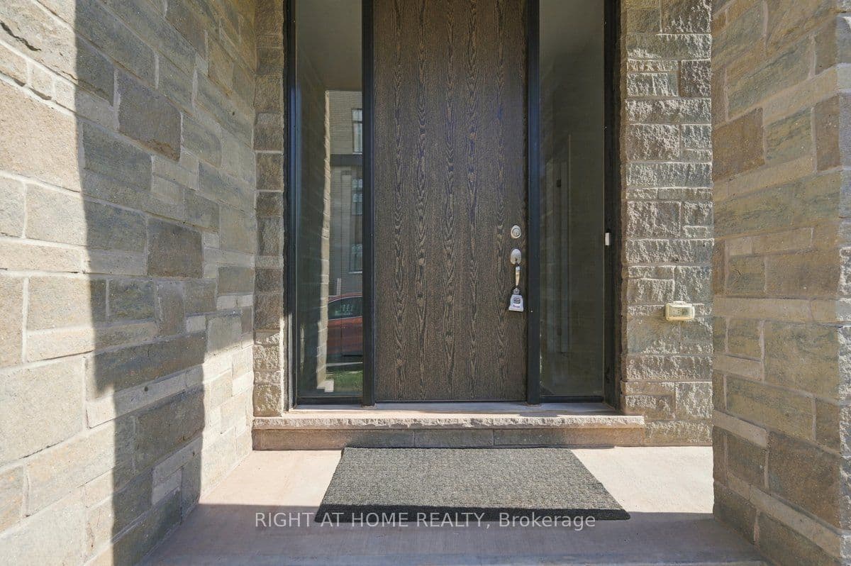 3081 Welsman Garden, Oakville, ON L6H 7Z1
