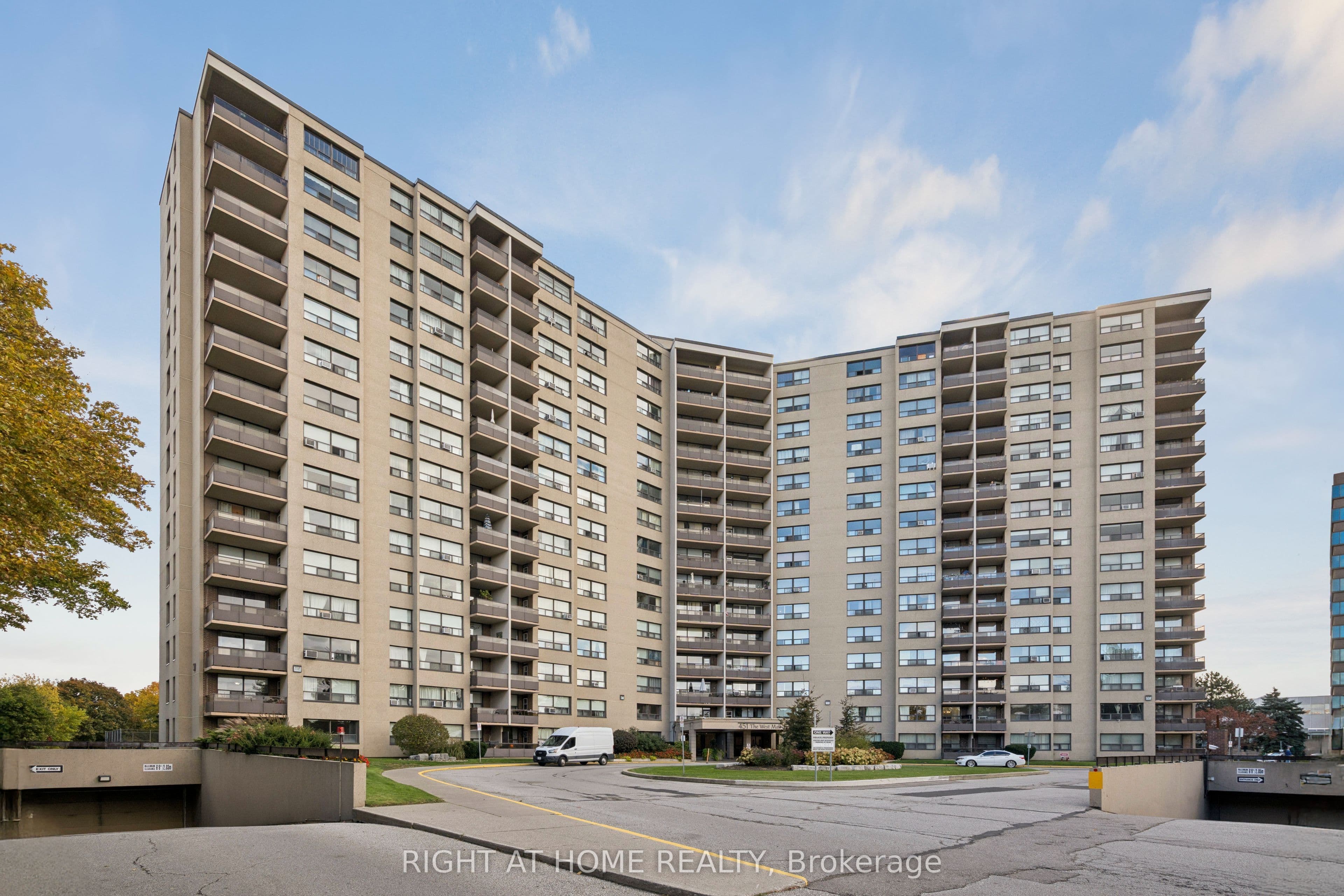 451 The West Mall 807, Toronto, ON M9C 1G1