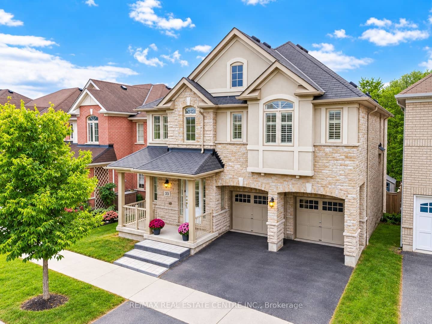 33 Mosely Crescent, Ajax, ON L1Z 0M9