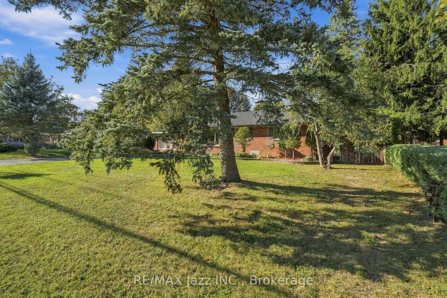 346 Conlin Road E, Oshawa, ON L1H 7K5