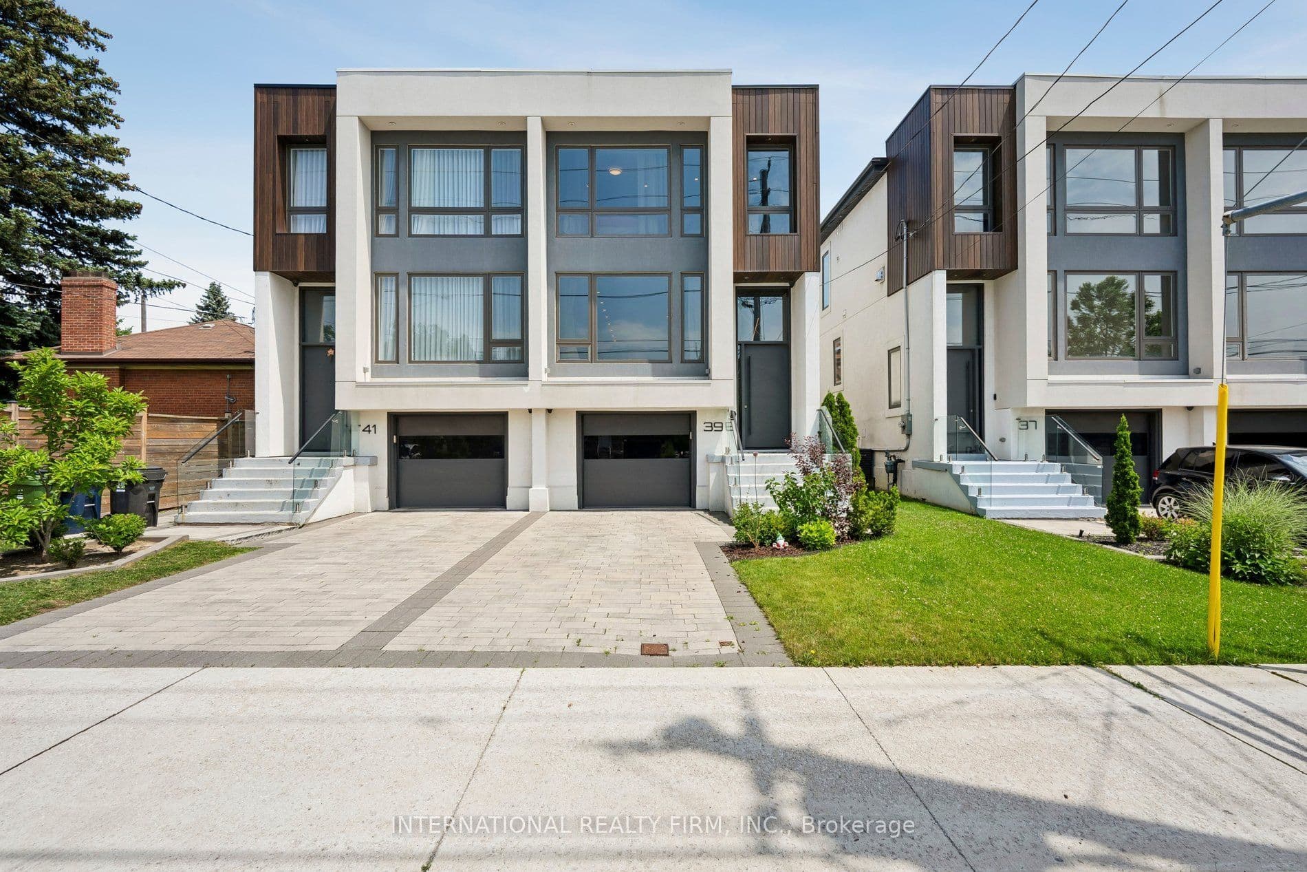 39 Wilmington Avenue, Toronto, ON M3H 5J1