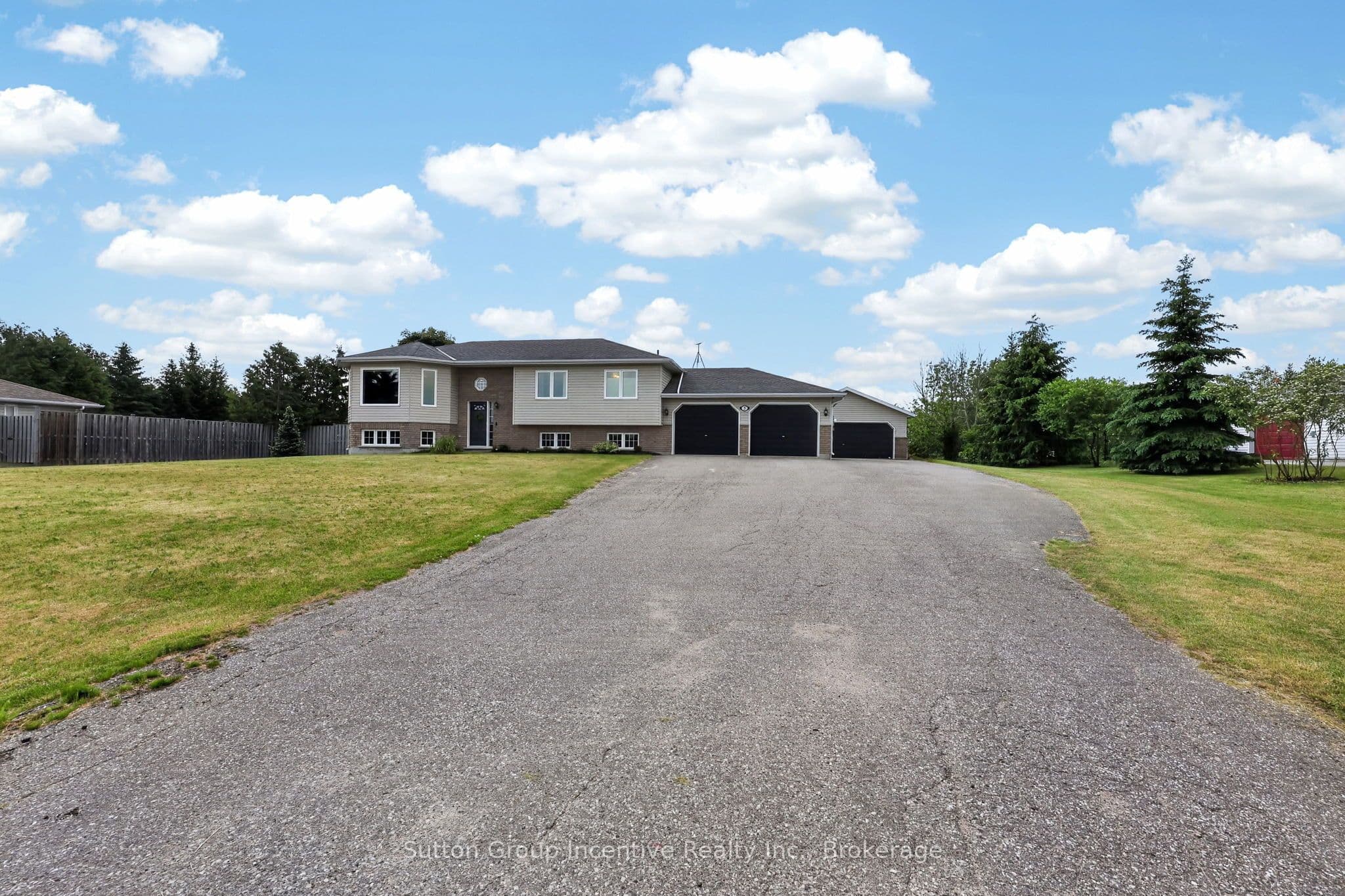 5 Marl Creek Drive, Springwater, ON L0L 2K0