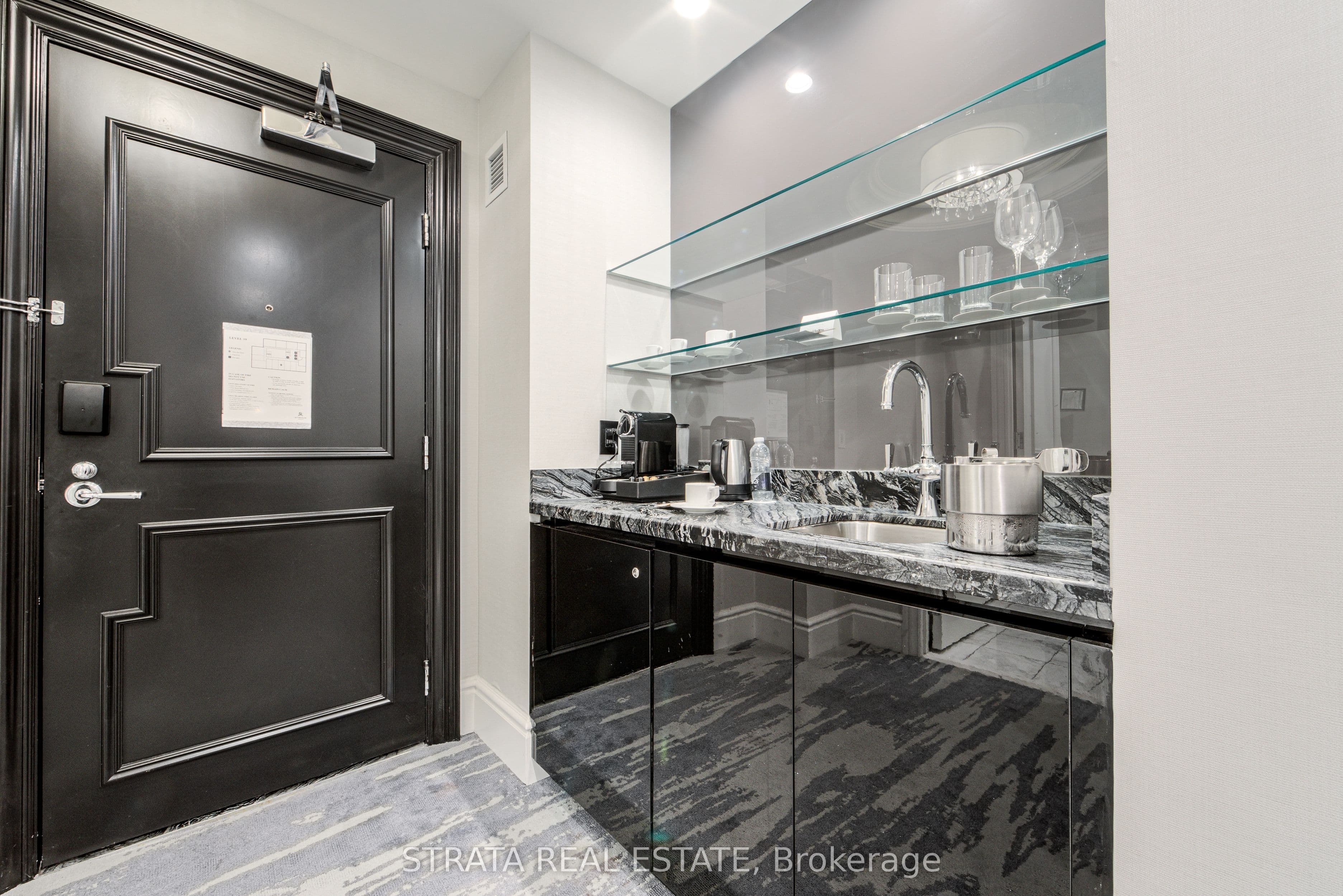 325 Bay Street 1905, Toronto, ON M5H 4G3