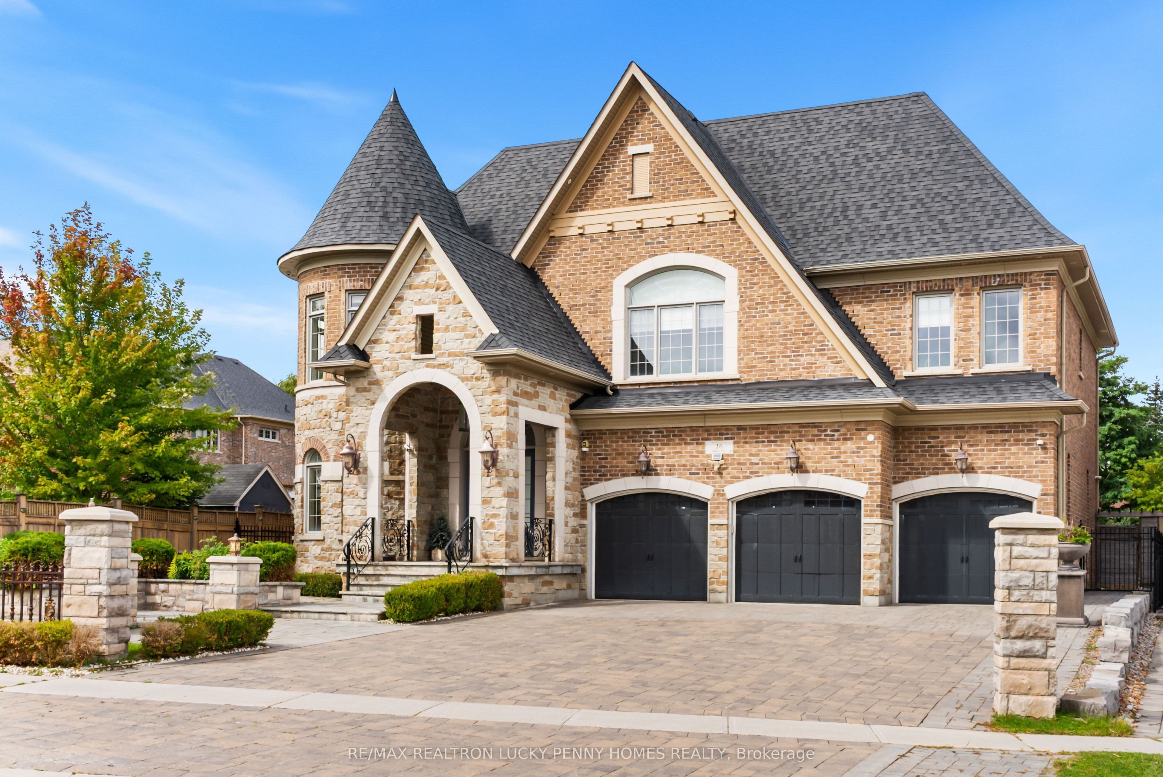 16 Rinas Avenue, Markham, ON L6C 0N7