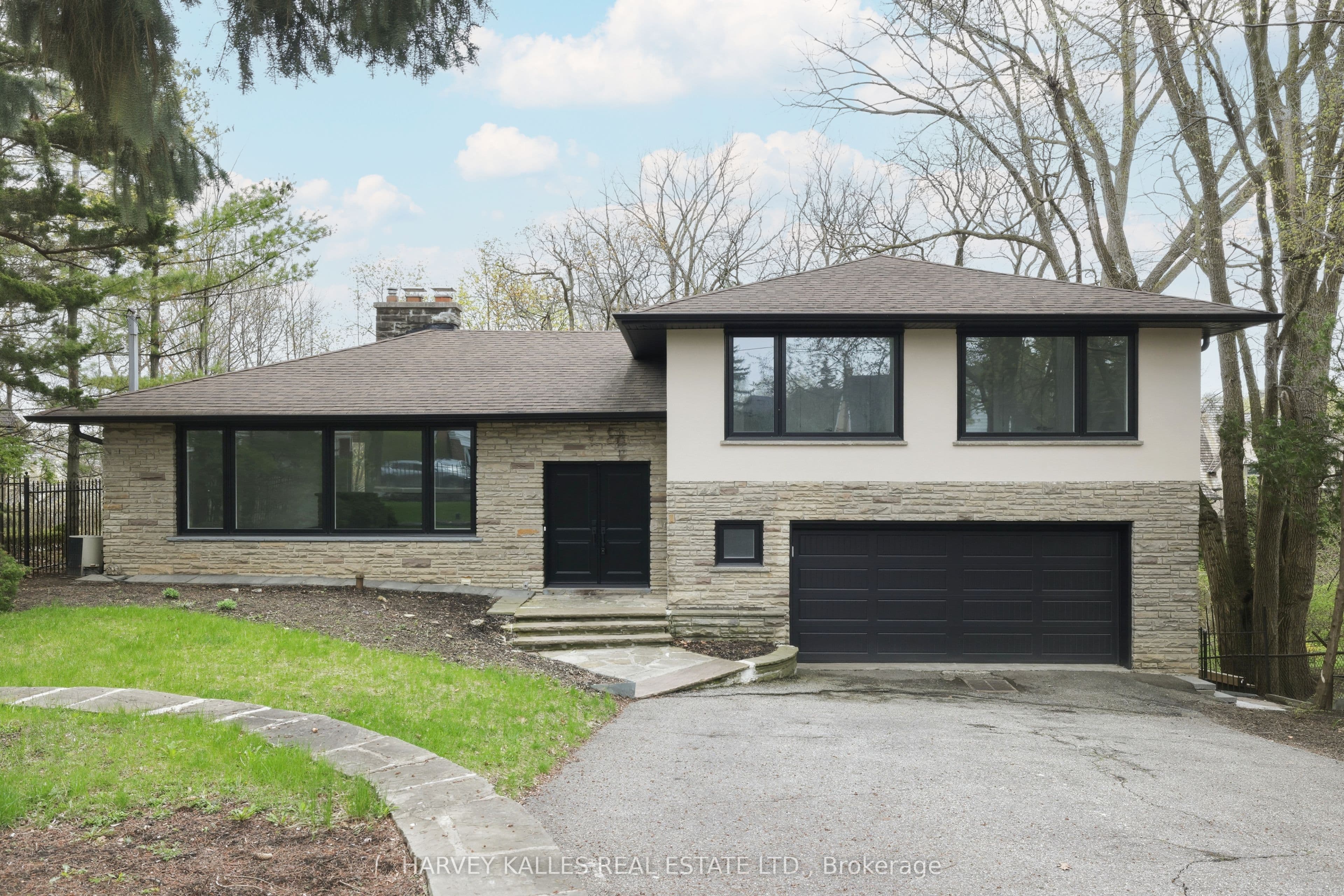 537 Blythwood Road, Toronto, ON M4N 1B4