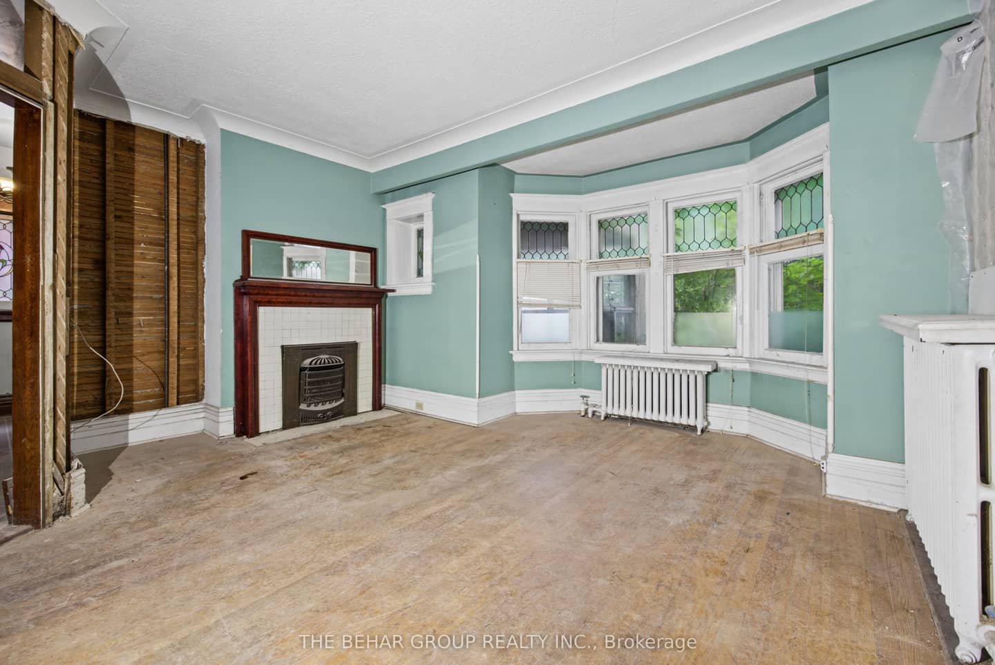 319 Indian Road, Toronto, ON M6R 2X9