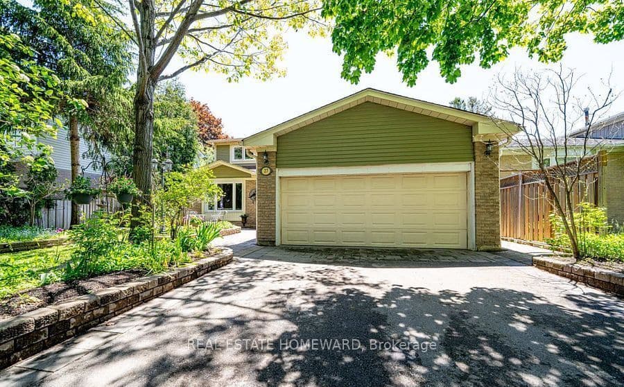 27 Drumern Crescent, Richmond Hill, ON L4C 5H9