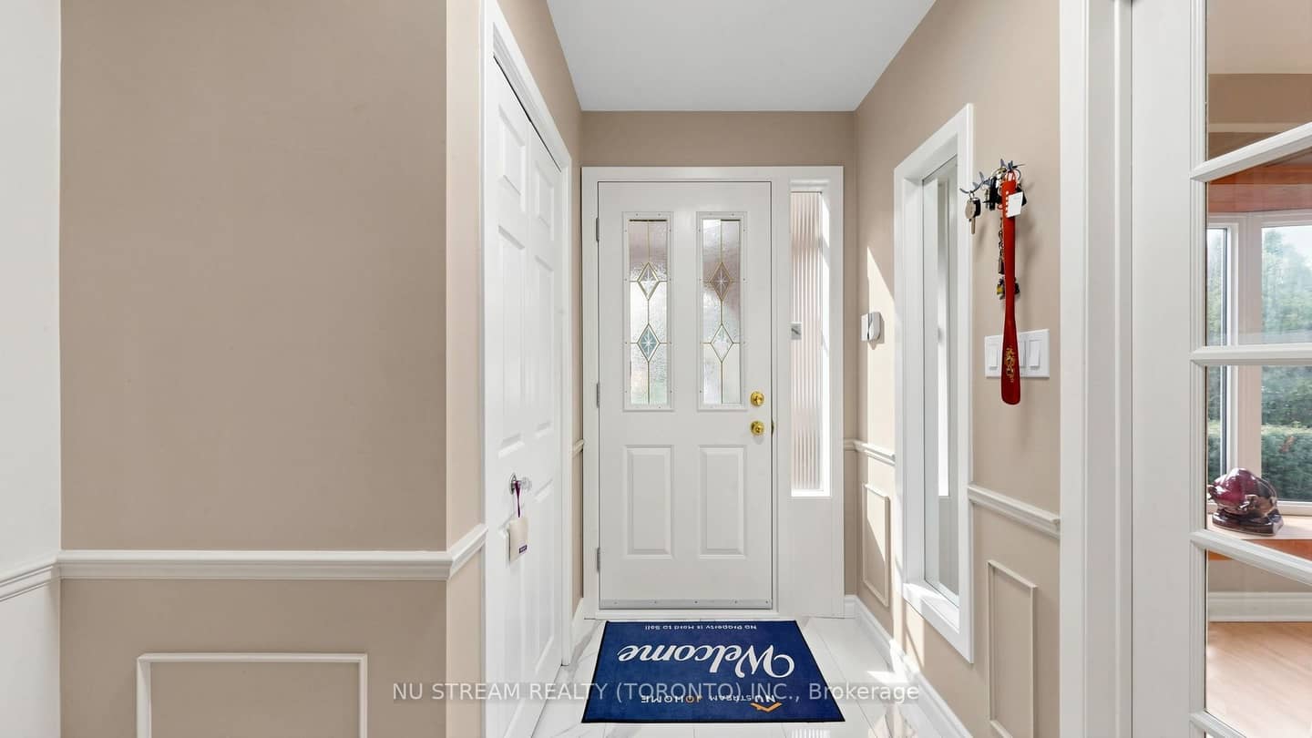 3163 Ibbetson Crescent, Mississauga, ON L5C 1Z1