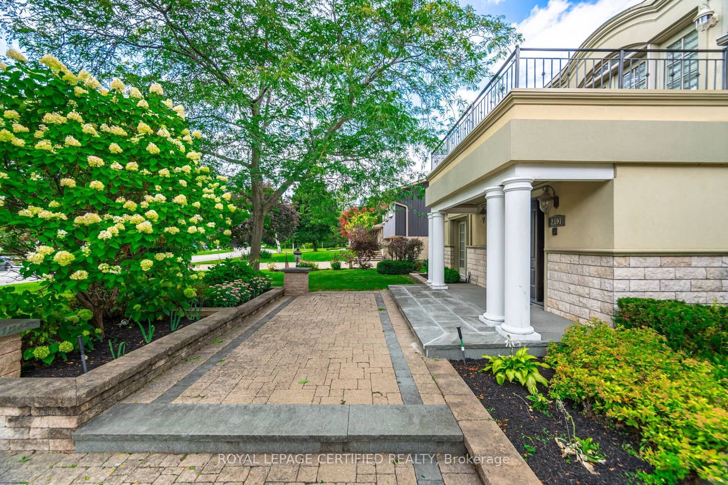 2197 Courrier Lane, Mississauga, ON L5C 1V1