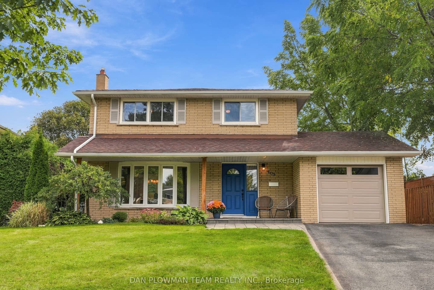 403 Amstel Court, Oshawa, ON L1G 2J9