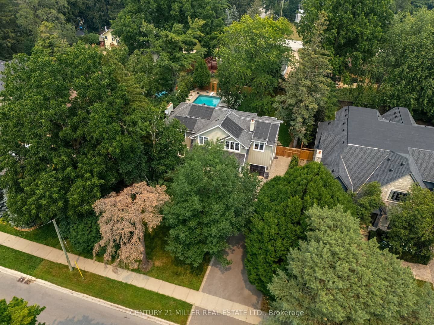 407 Maple Grove Drive, Oakville, ON L6J 4V8