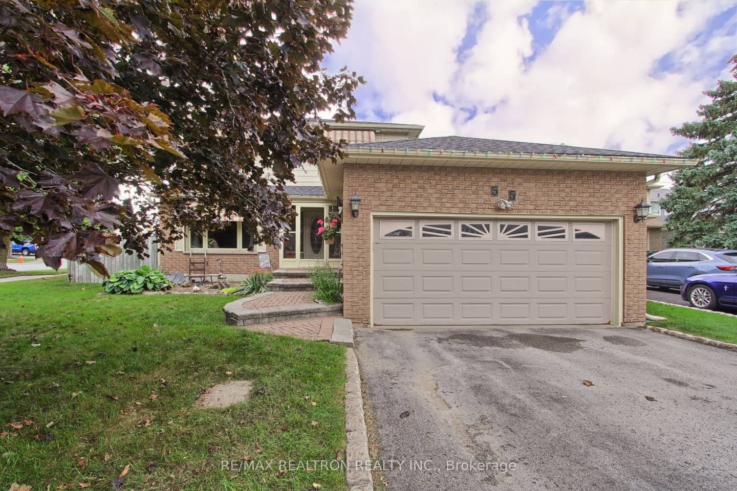 55 Redcastle Crescent, Georgina, ON L4P 3M2
