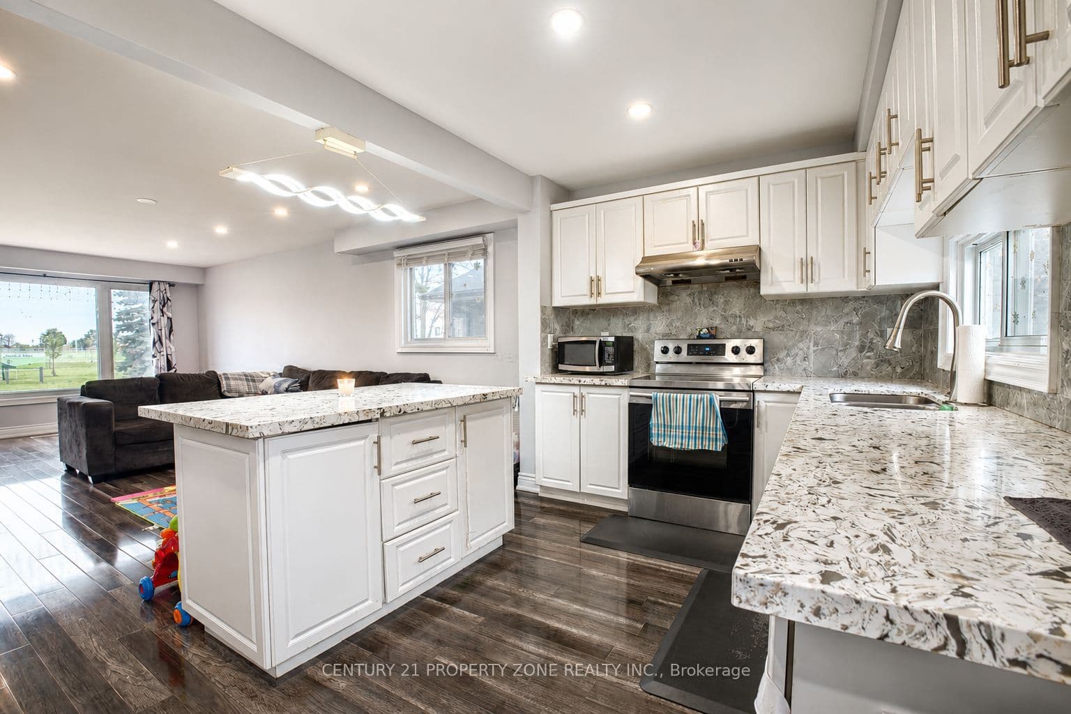 7652 Roselle Crescent, Mississauga, ON L4T 3N2
