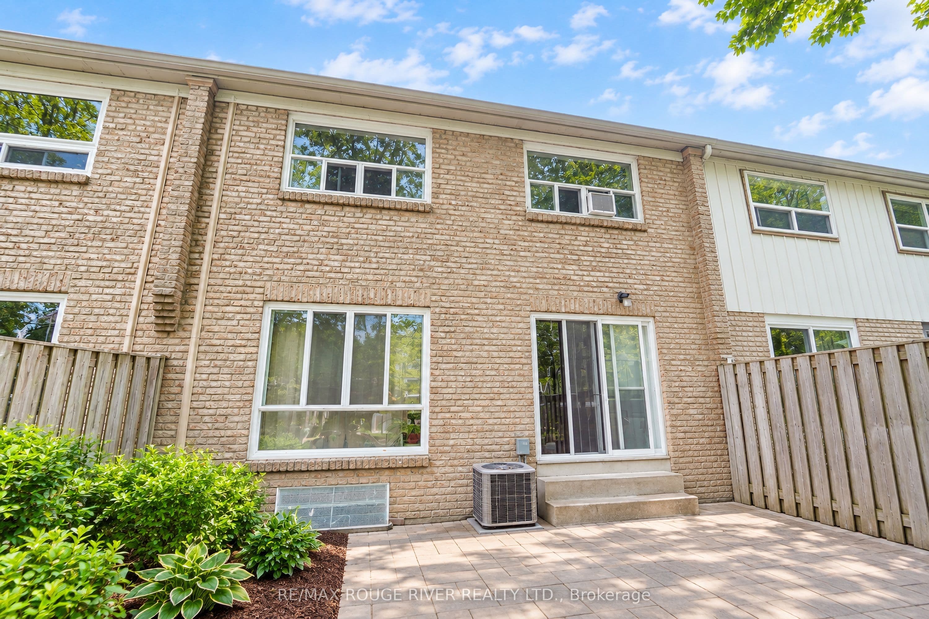 9 Gosford Boulevard 3, Toronto, ON M3N 2G7