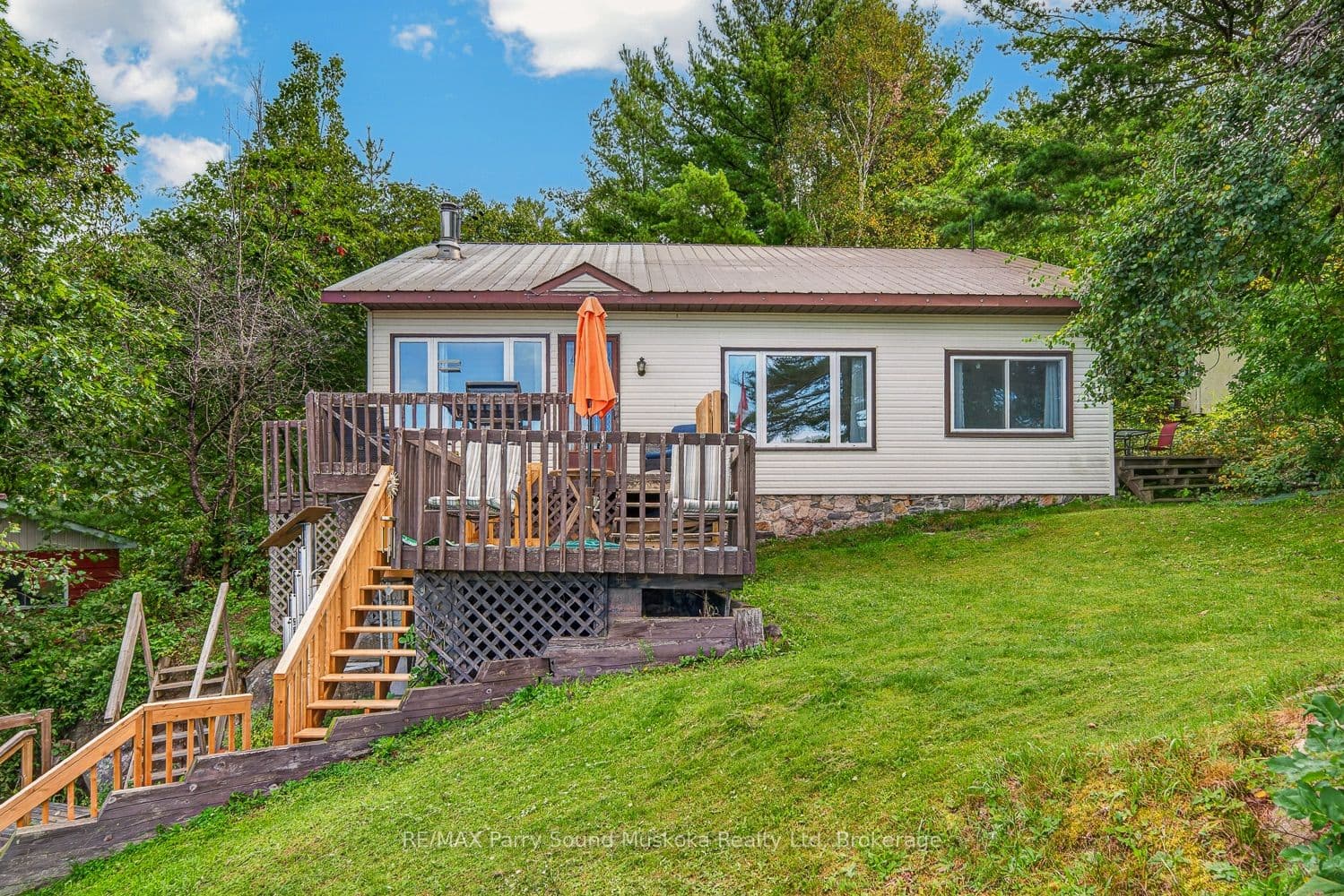 39 South Shore Road, The Archipelago, ON P0G 1G0