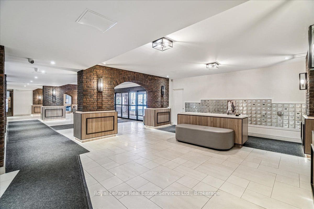 966 Inverhouse Drive 812, Mississauga, ON L5J 4B6