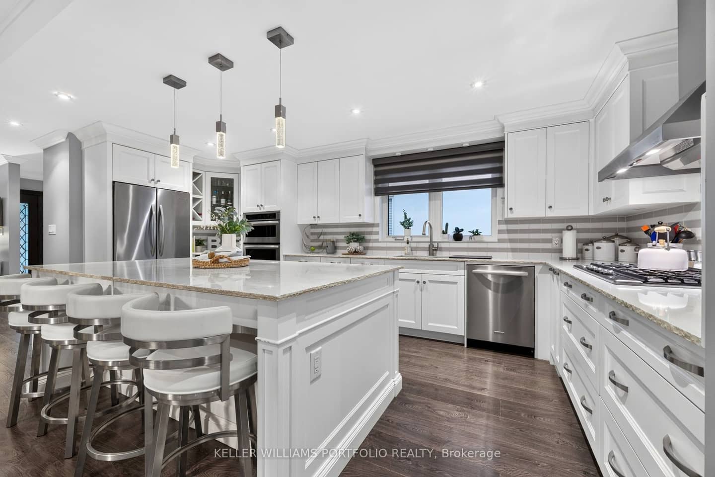 5 Northampton Drive, Toronto, ON M9B 4S5