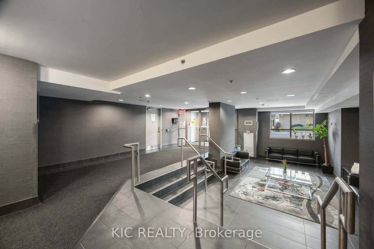 812 Lansdowne Avenue 901, Toronto, ON M6H 4K5