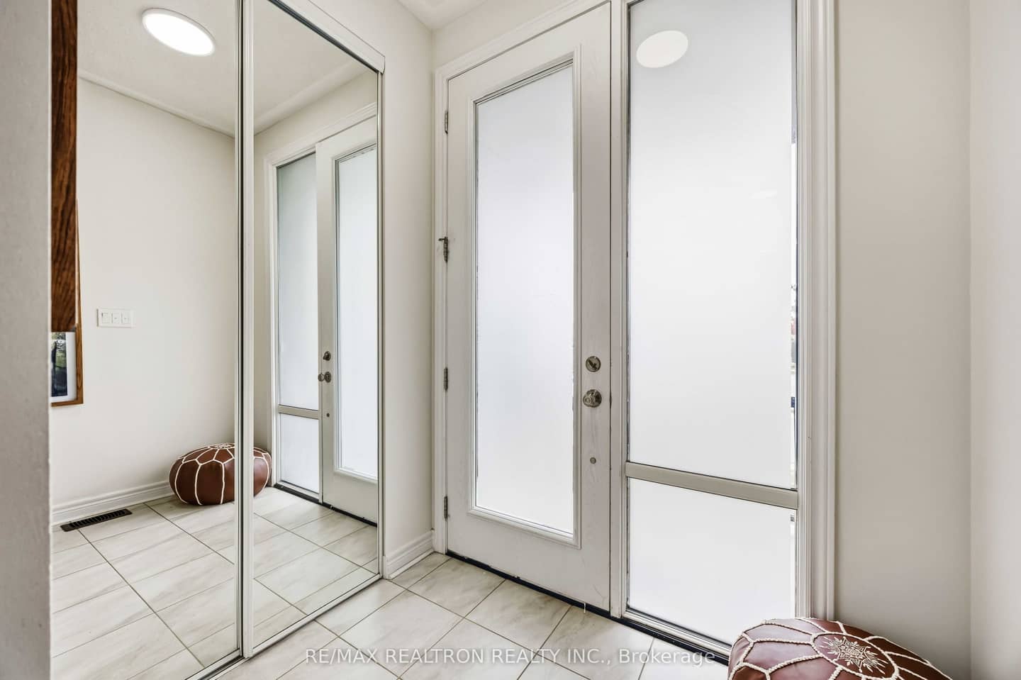 1160 Drawstring Lane, Pickering, ON L1X 0G7