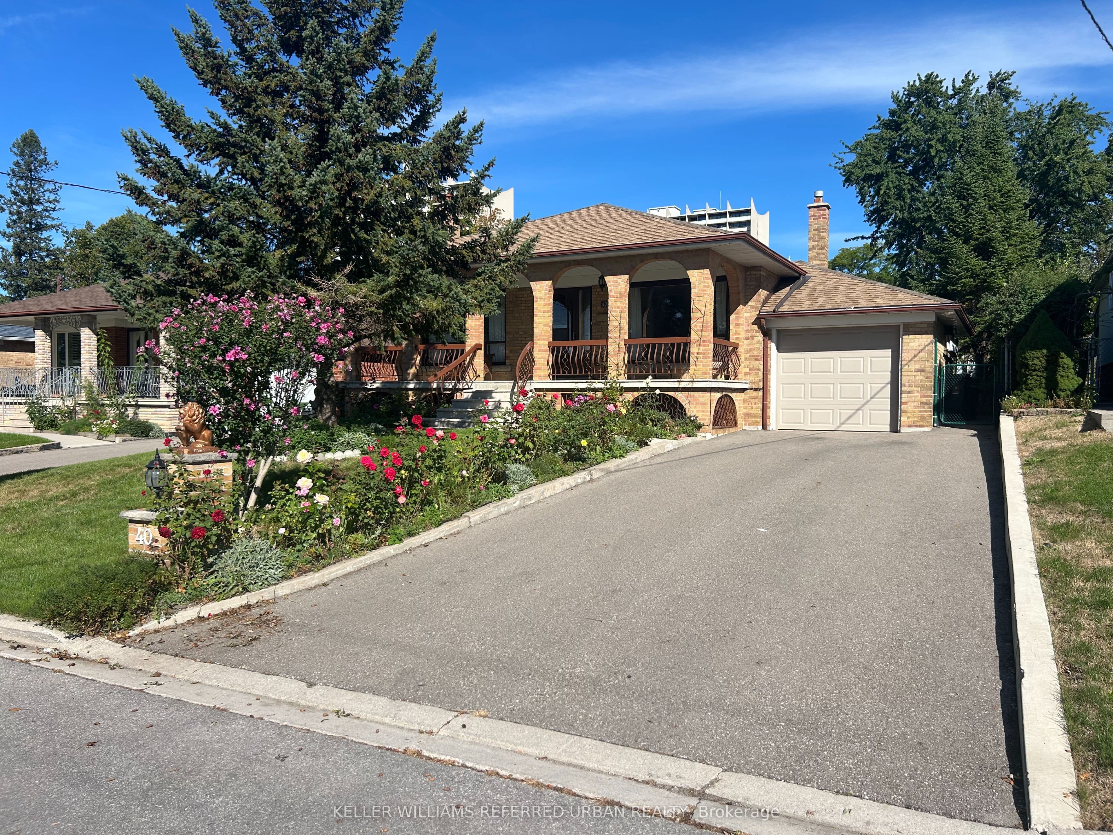 40 Datchet Road, Toronto, ON M3M 1X6
