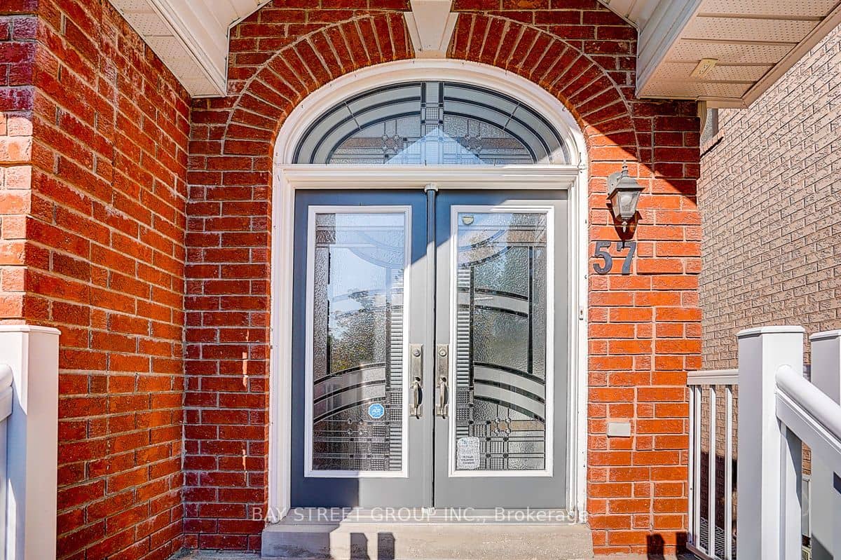 57 Gail Parks Crescent, Newmarket, ON L3X 3B9
